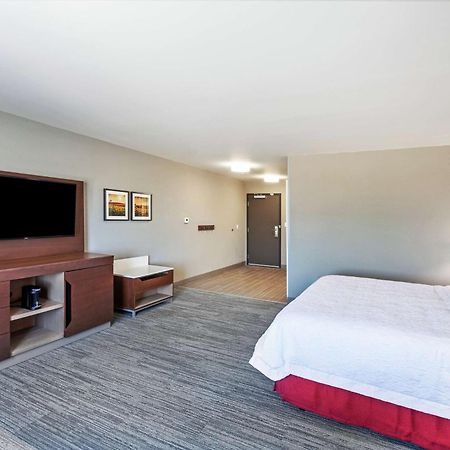 Hampton Inn Gardner Exterior photo